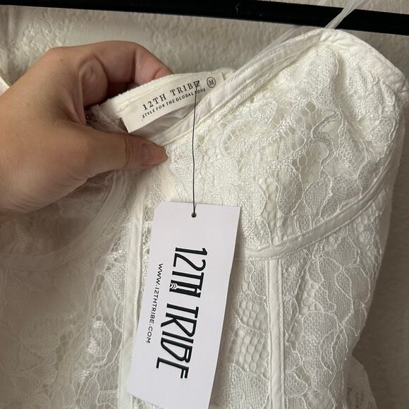12th Tribe Giuliana White Lace Romper Bridal Party Size Medium NWT - Picture 6 of 7